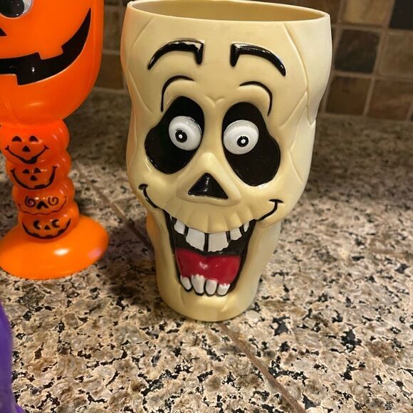 Halloween Cups Grave Robber (Works!) - Picture 3 of 15